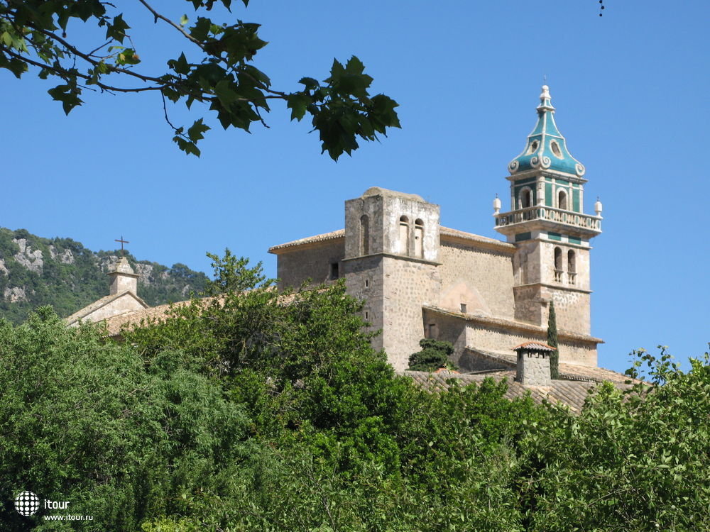 VALLDEMOSSA - Картезианский монастырь