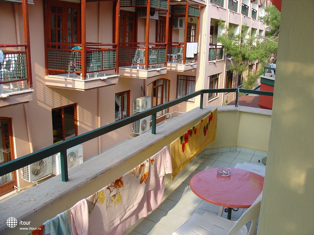 SUMELA GARDEN, Турция, балкон фемели рум вид на отель сидней 2000