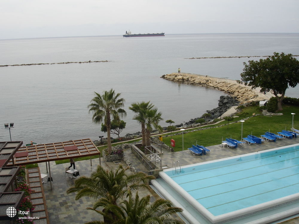 HOLIDAY INN, Кипр