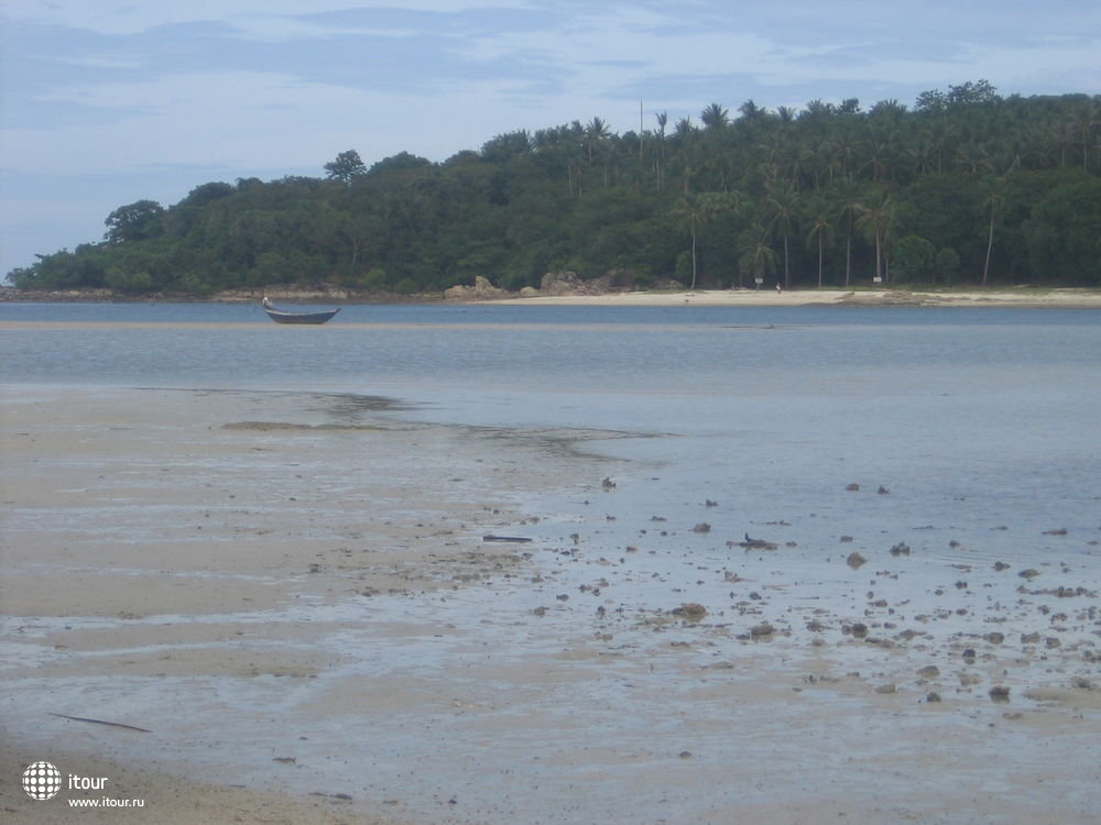 Вид из отеля на остров Ко Матланг