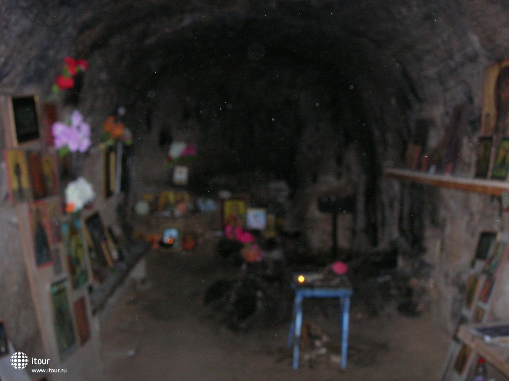 Agia Solomoni Catacombs