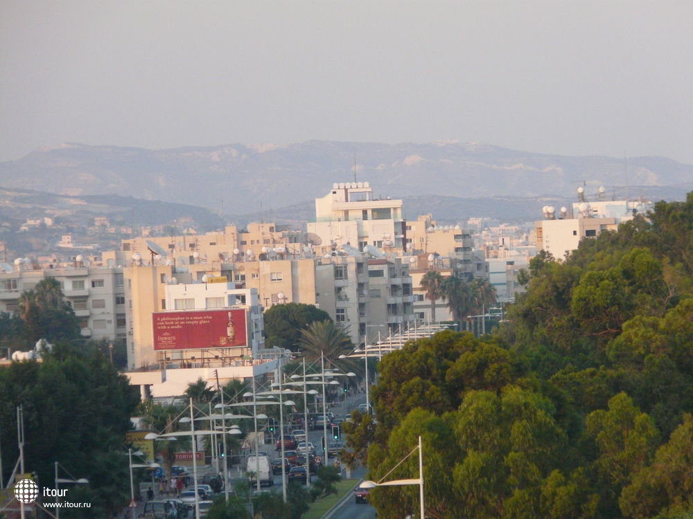 вид с балкона HOLIDAY INN, Лимассол, Кипр