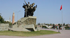 Памятники Ататюрку