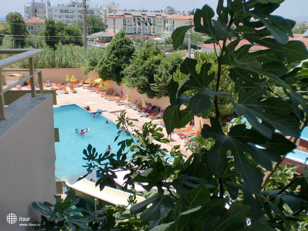 country-partner-hotels-orient-resort-(ex.aries)-1 в бассейн с горками