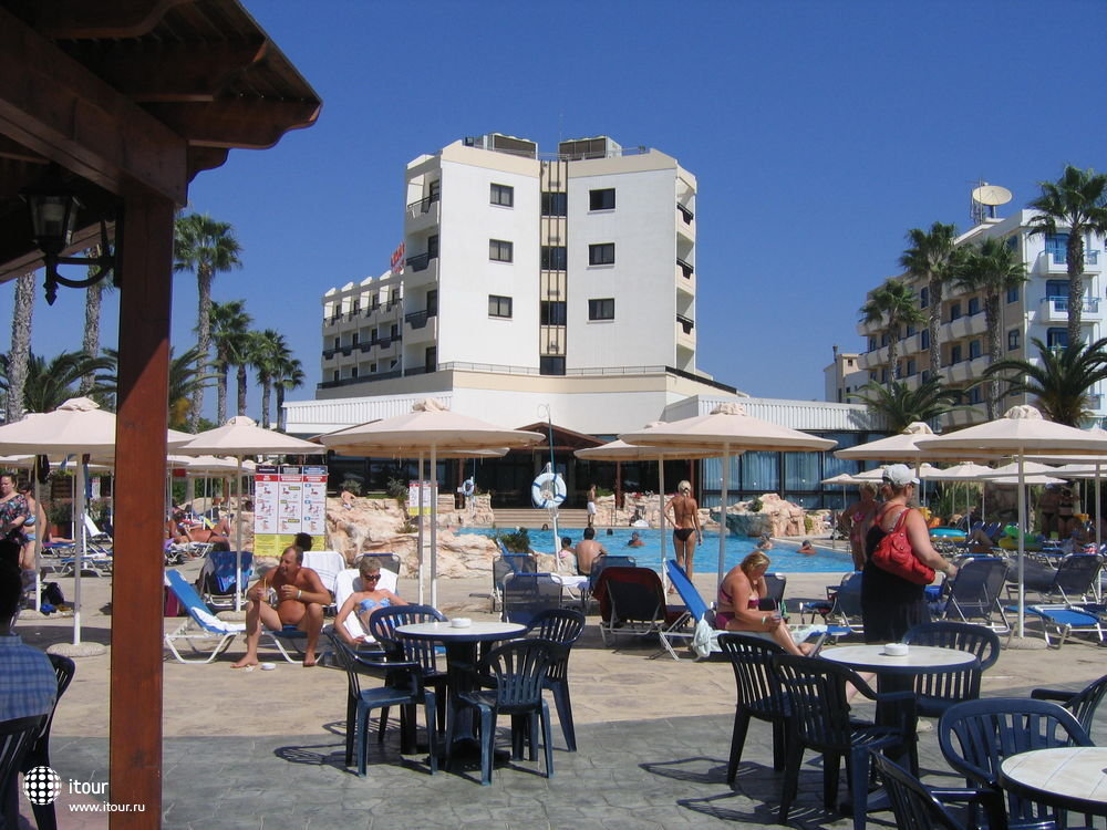 pavlo-napa-beach-hotel-162737