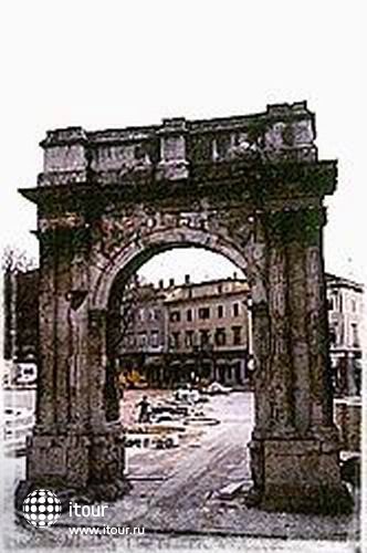 Sergius Triumphal Arch