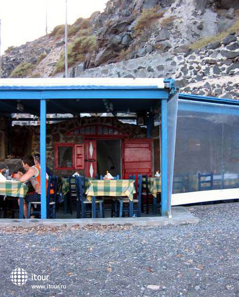 Kapetan Giannis Santorinian traditional tavern