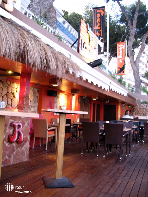 FOXY'S Beach Bar & Restaurant