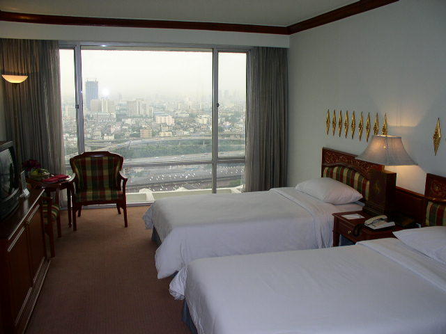 спальня номера Junior suite, EASTIN BANGKOK, Таиланд