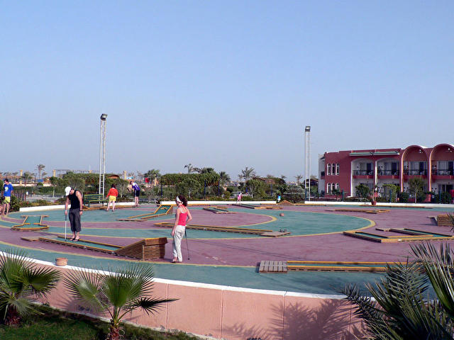 площадка для мини-гольфа, отель CALIMERA MODERNA BEACH, Шарм Эль Шейх, Египет