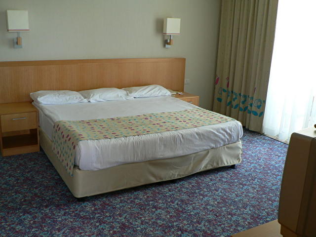 спальня номера Suite room, MIRACLE RESORT HOTEL, Турция