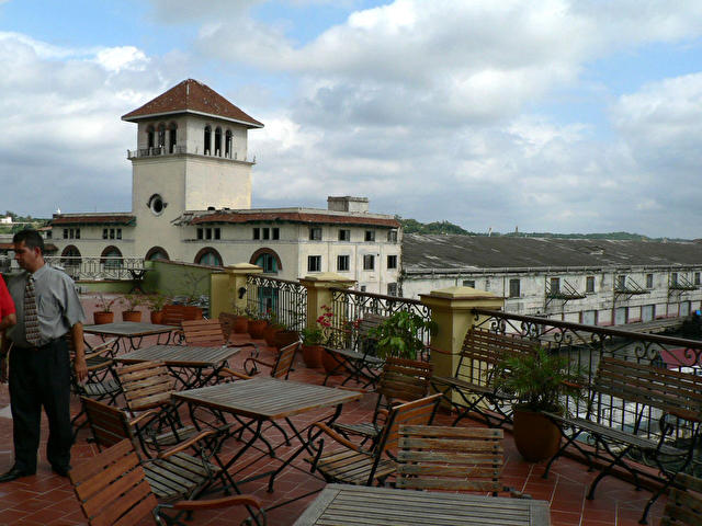 кафе на крыше и панорамная площадка оетля ARMADORES DE SANTANDER, Куба