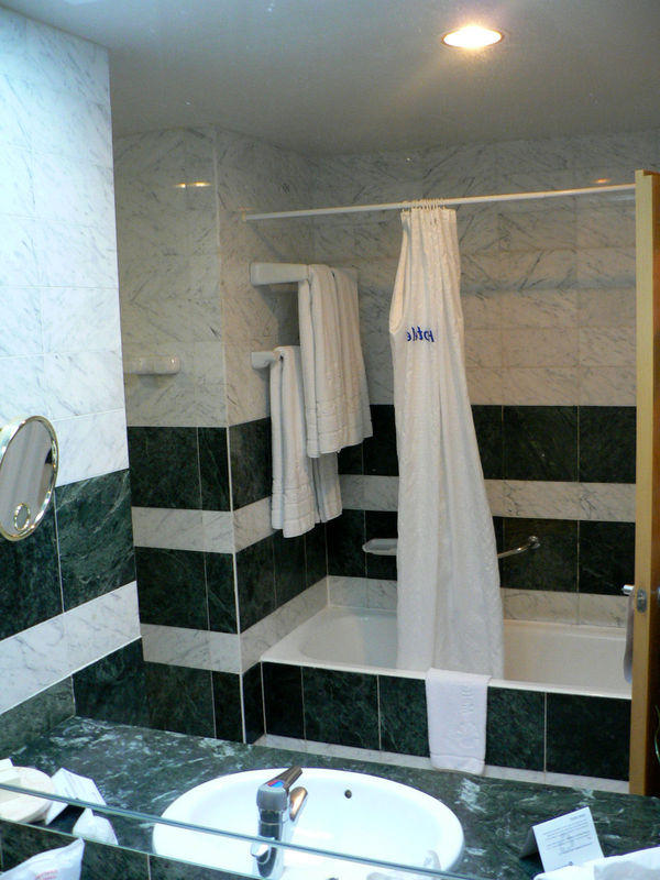 ванная комната стандартного номера, MELIA HABANA, Куба