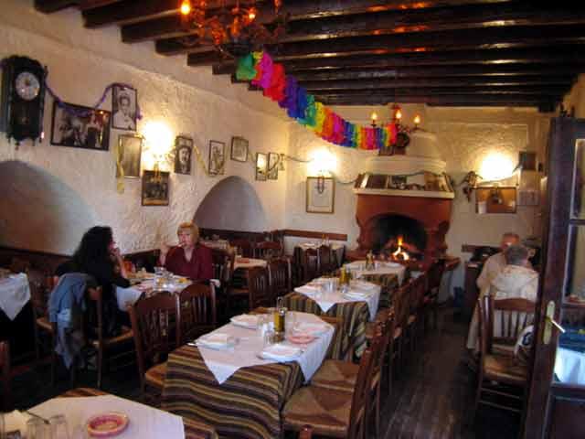 Traditional Tavern 'Geros tou Moria'