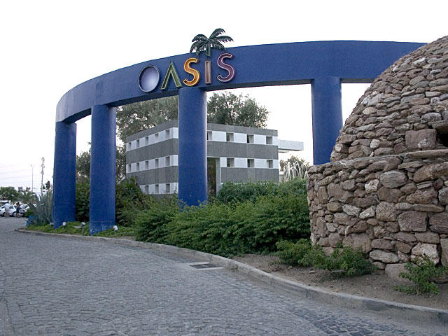 OASIS Shopping Culture and Fun Center 