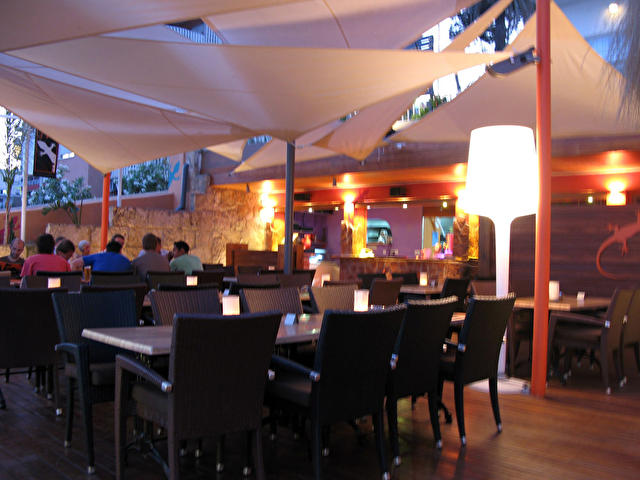 FOXY'S Beach Bar & Restaurant