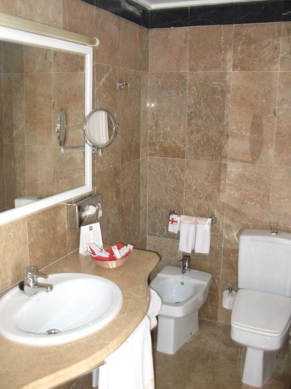 ванная номера Suite, RIU PALACE BONANZA PLAYA, Испания