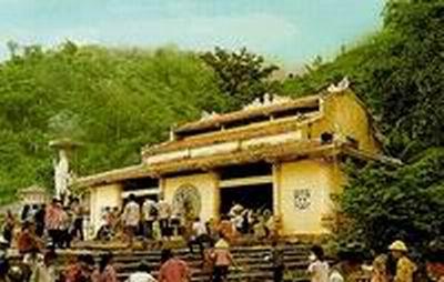 Festival in mountains Ba Den