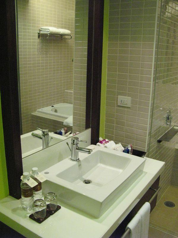 ванная комната виллы Lanai, AISAWAN RESORT&SPA, Таиланд