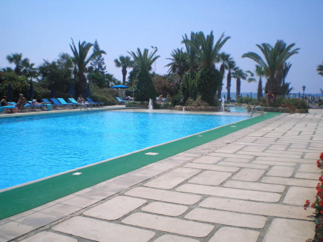 SANDY BEACH, Кипр