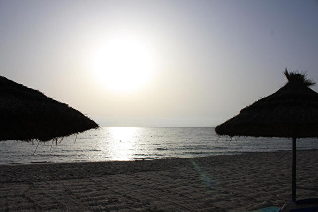 MARHABA PALACE, Тунис   в 7 утра на пляже 