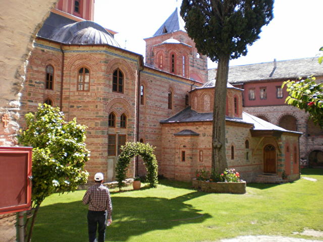 Monastery of Philotheou, монастырский двор