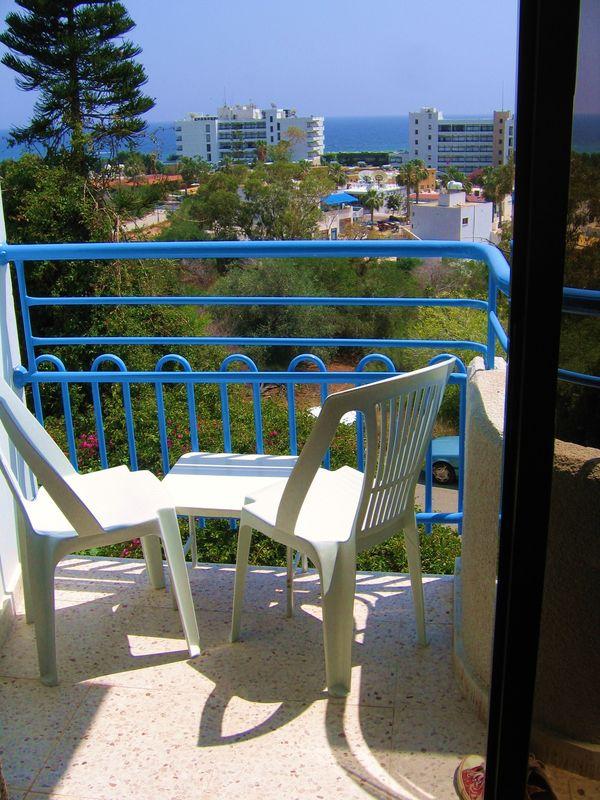 Балкон отеля CORFU, Кипр