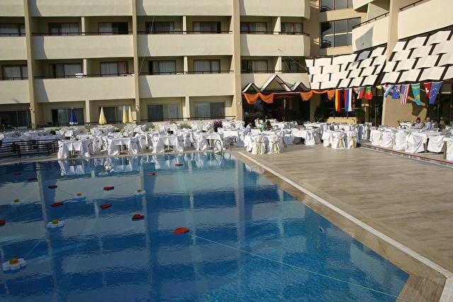 Emir Beach Hotel, Турция
Подготовка к праздничному ужину