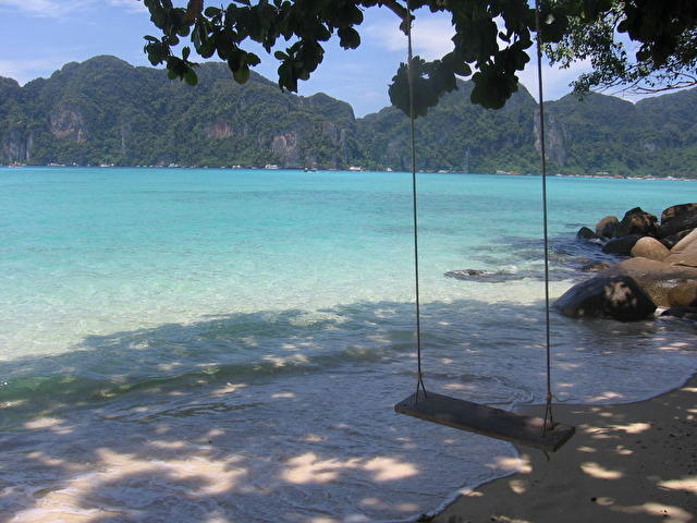 Bay View Resort Phi Phi, Таиланд,пляж возле дайв-центра