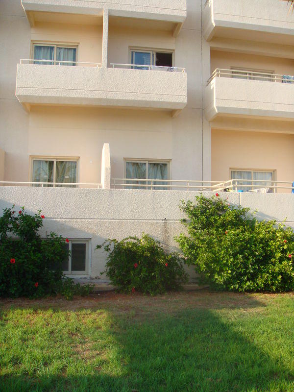 PIERRE-ANNE HOTEL, Кипр