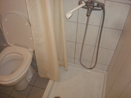 Ванная комната в стандартном номере, для лилипутов)