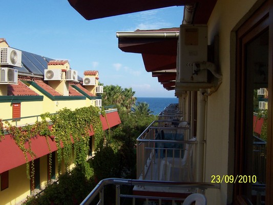 вид на море с балкона №728