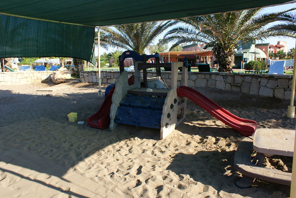 Детская площадка на пляже