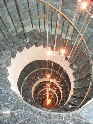 aqua-azur-главная лестница отеля