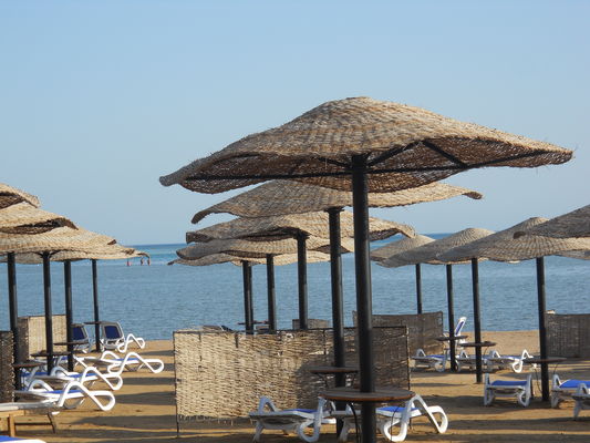 amc-azur-grand-resort-Пляж отеля