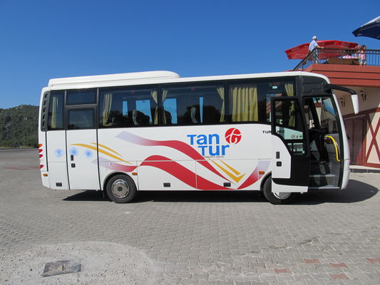 Автобус встречающей сороны Тан-Тур