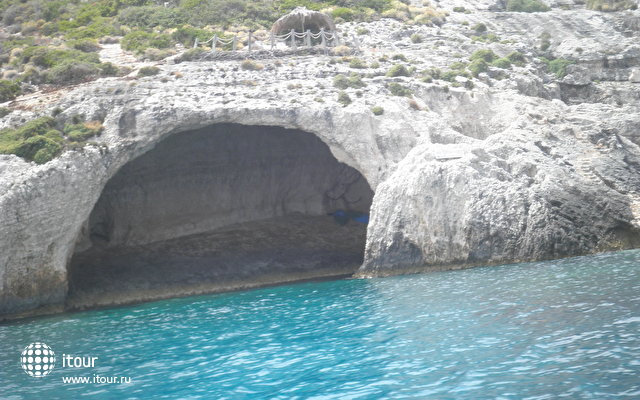 Голубые пещеры