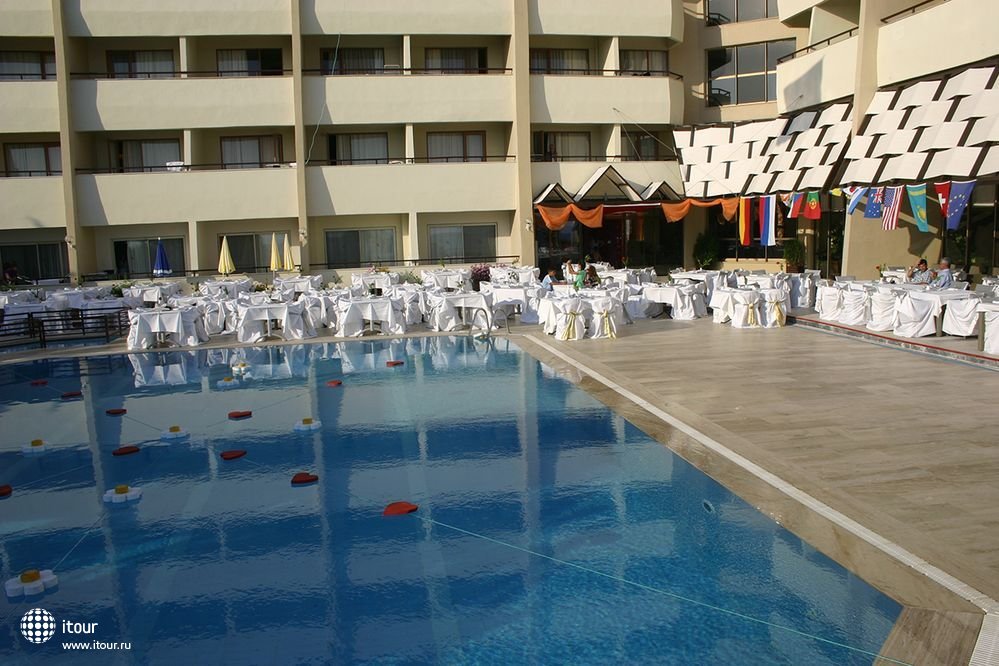 Emir Beach Hotel, Турция
Подготовка к праздничному ужину