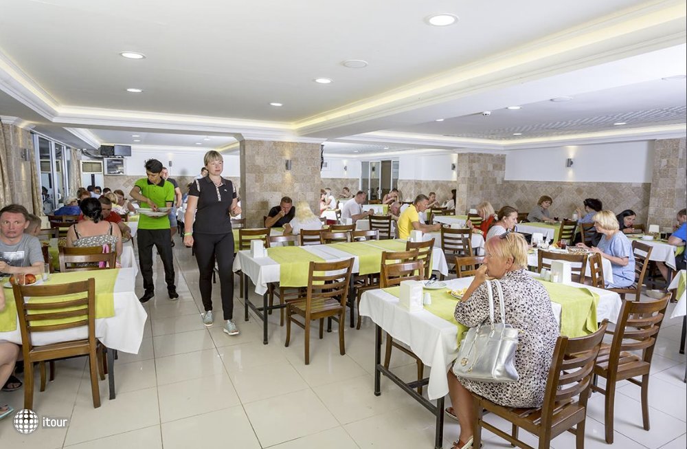 Rich Melissa Hotel 9