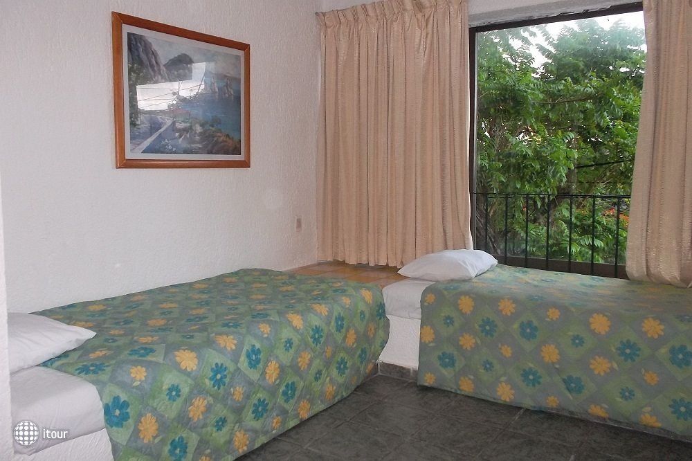 Ikaro Suites Cancun 6