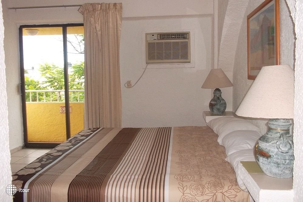Ikaro Suites Cancun 10