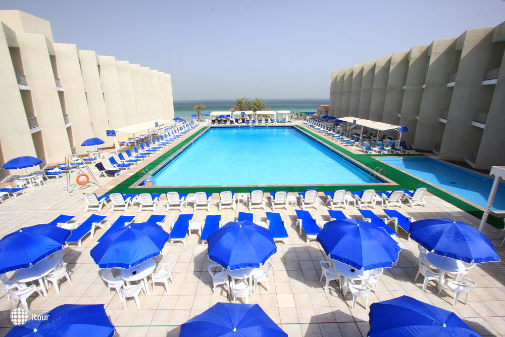Beach Hotel Sharjah 11