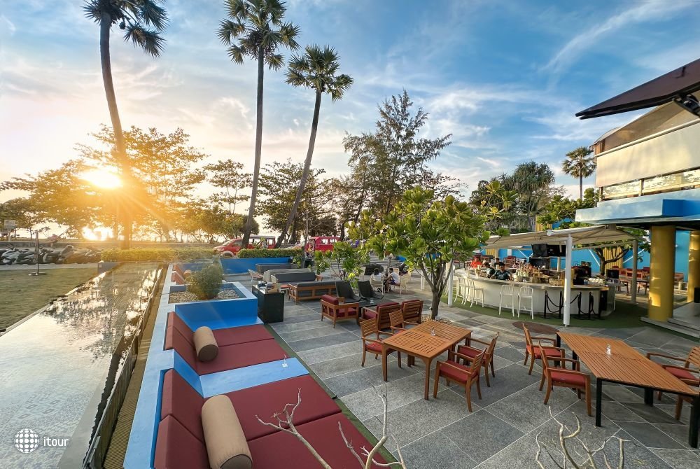 Paradox Resort Phuket 39