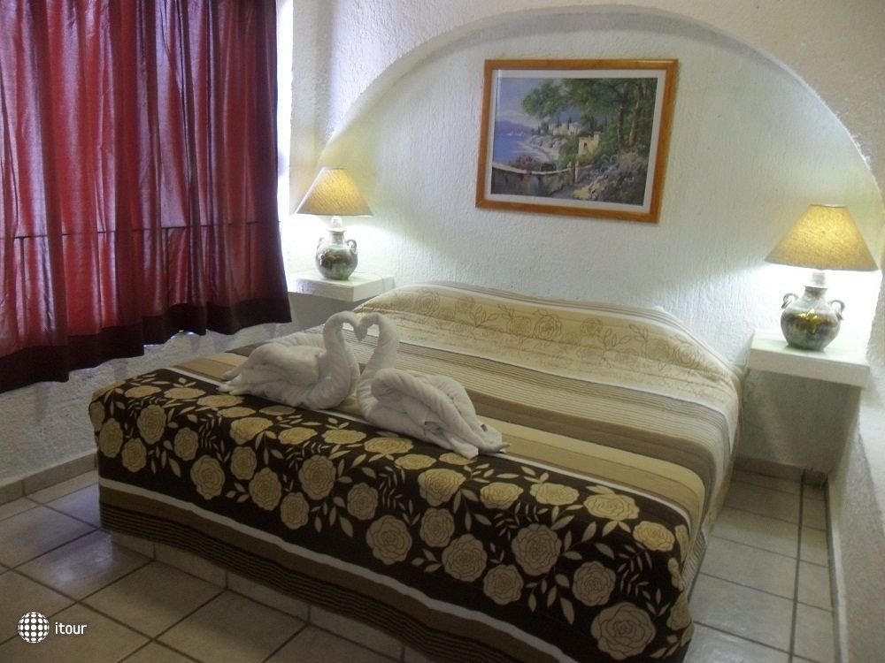 Ikaro Suites Cancun 3