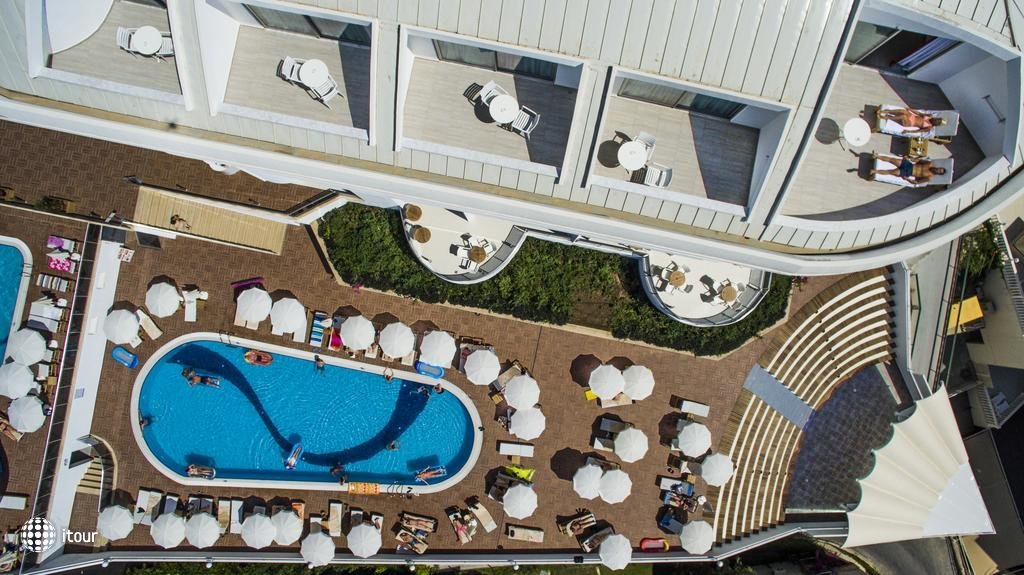 Laguna Beach Alya Resort & Spa 5