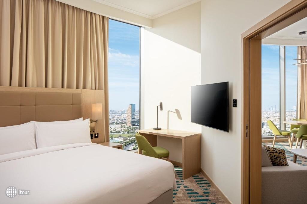 Holiday Inn & Suites Dubai Science Park 15