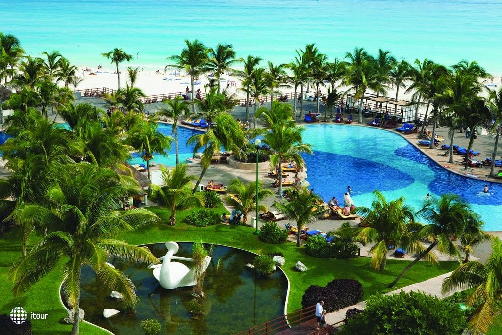 Grand Oasis Cancun 1
