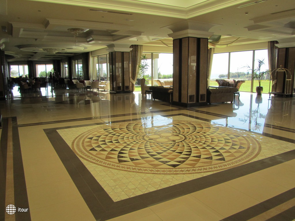 La Marquise Luxury Resort Complex 4