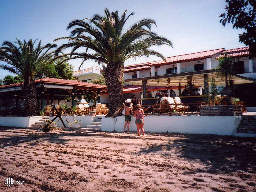 Akti Panela Beach Hotel 8