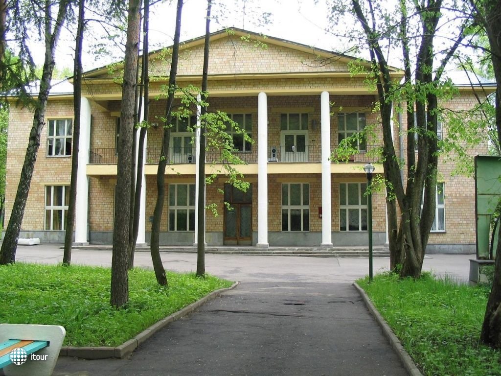 Sanatorium Named Artem (sergeev) 7